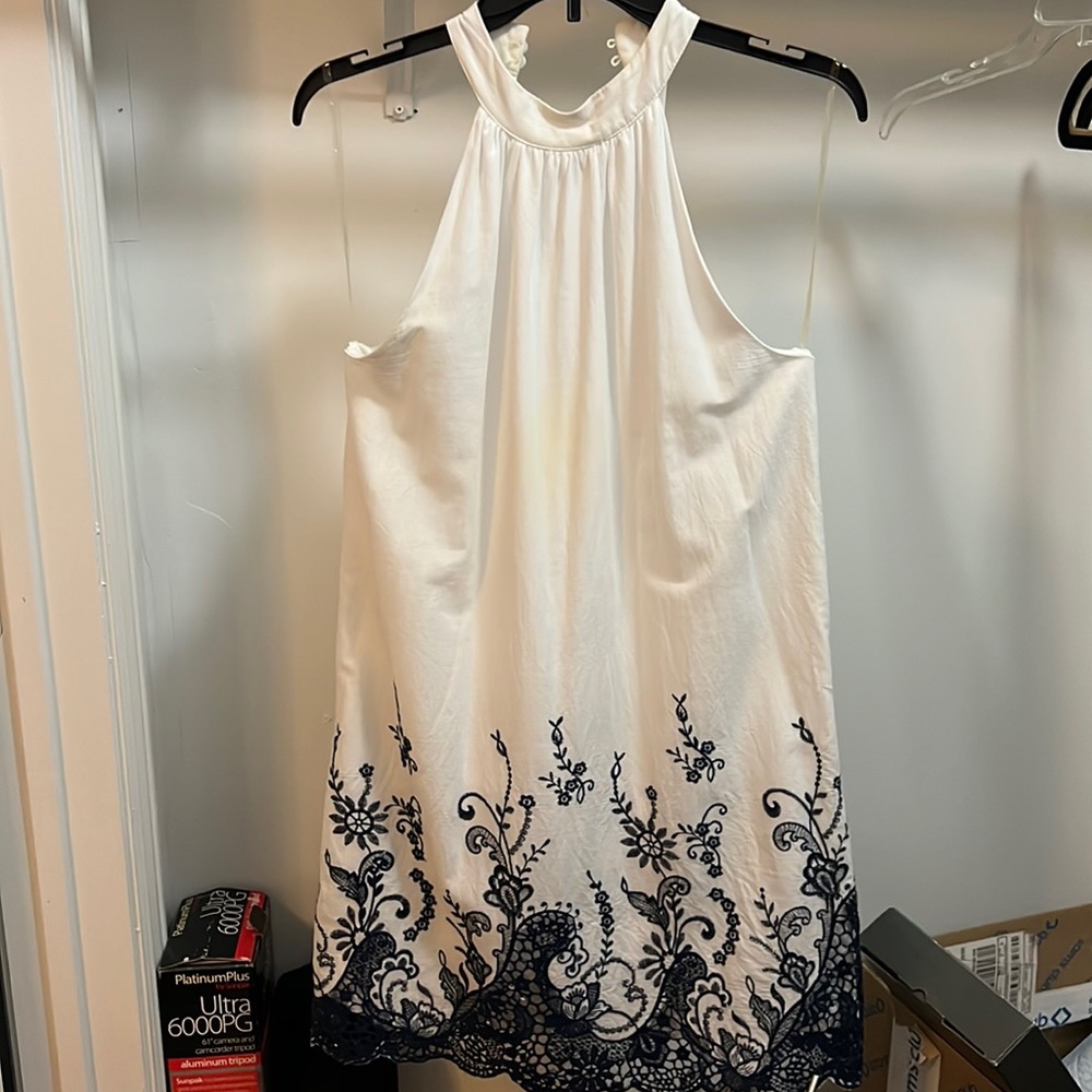 High neck white dress w/ navy embroidery sz S